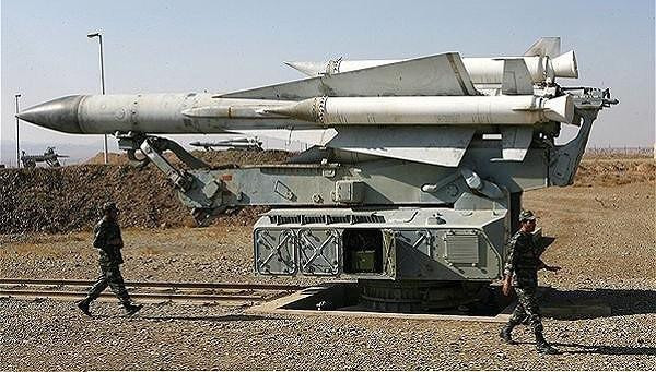 Tên lửa dùng ngòi nổ chạm hoặc cận đích cho đầu đạn thông thường, trong khi đầu đạn hạt nhân chỉ được kích hoạt bằng lệnh thủ công.