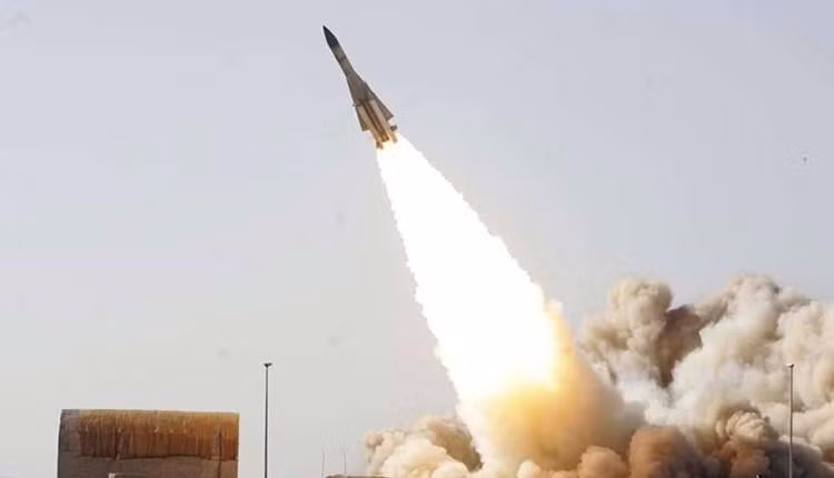 S-200 Angara/Vega/Dubna, tên ký hiệu NATO SA-5 Gammon là hệ thống tên lửa đất đối không (SAM) tầm xa, trần bắn từ trung bình đến cao.