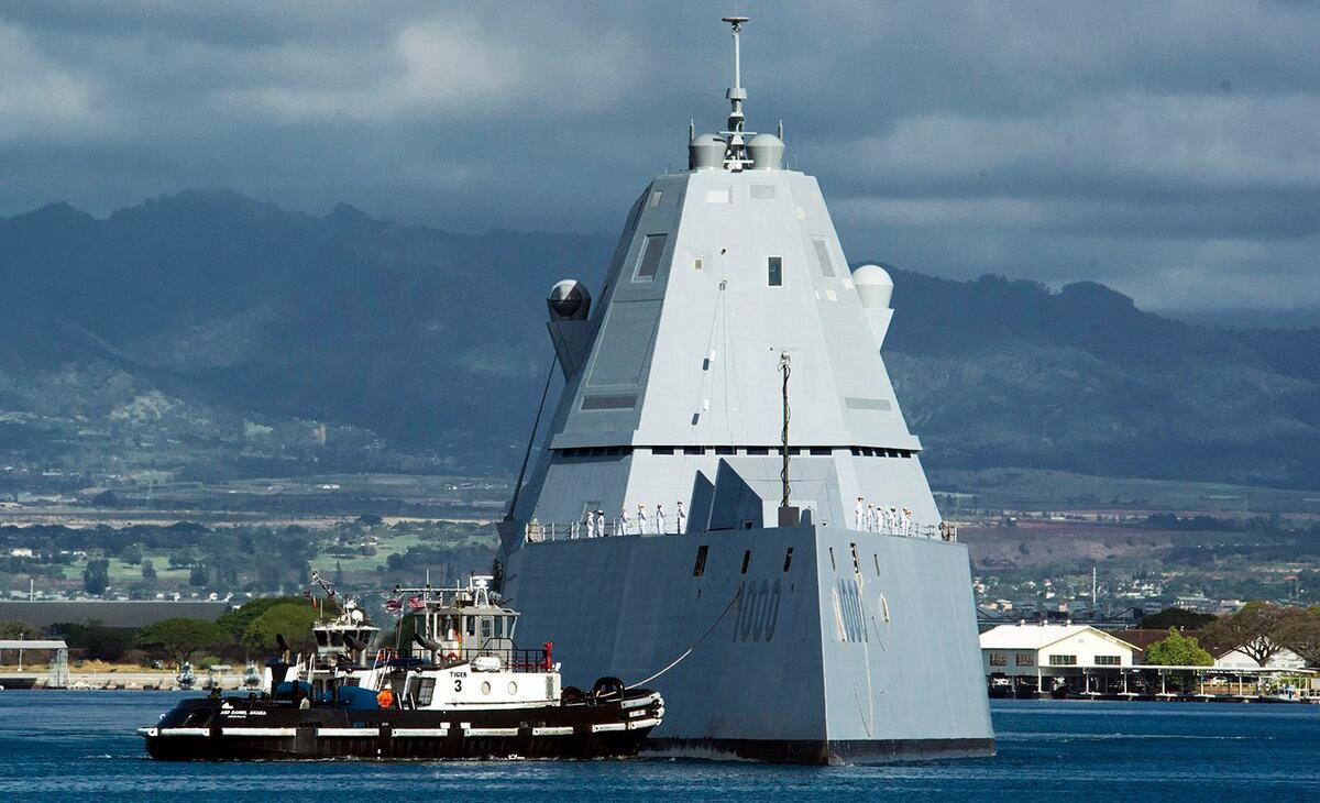 "Khu trục hạm Zumwalt vốn có thiết diện phản xạ radar thấp, được thiết kế để hoạt động bí mật và tấn công đối thủ. Tuy nhiên vũ khí CPS hiện chỉ là một lựa chọn được cân nhắc cho tương lai và chưa phải kế hoạch chính thức", Đại tá Smith nói.