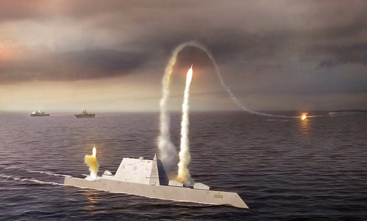 "Tôi thà ở trên con tàu này hơn là những chiến hạm trước đây. Bạn cần tập làm quen với độ rung lắc nhỏ hơn nhiều so với những tàu khác. Với những người từng phục vụ trên tàu tuần dương, đặc biệt là ở khoang chỉ huy trên thượng tầng, bạn sẽ phải nghiêng 15 độ trong sóng lớn và tự hỏi là con tàu có bị lật không. Chúng tôi không gặp tình trạng đó, Zumwalt vận hành rất tốt", đại tá Andrew Carlson, hạm trưởng USS Zumwalt, cho hay.