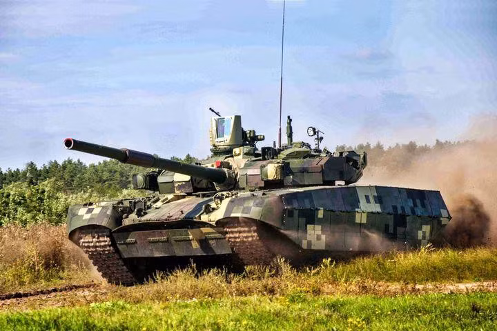 "Tôi nhớ vụ việc súng cối Molot của Ukraine phát nổ trong cuộc thử nghiệm, gây thương vong cho cả khẩu đội. Vì vậy, hãy để Ukraine giữ những 'bí mật' của mình, chúng tôi chắc chắn không cần chúng”, chuyên gia Korotchenko chắc chắn.