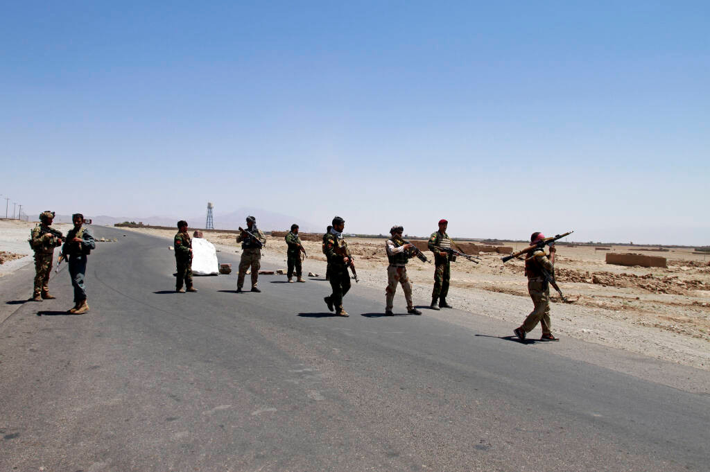 Cũng theo nhiều nguồn tin chưa được kiểm chứng, tàn quân Afghanistan từ nhiều vùng ở quốc gia này, đều đang kéo tới Panjshir để gia nhập lực lượng kháng chiến.
