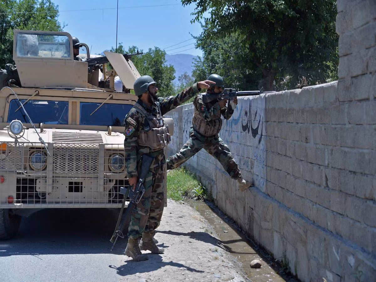 Quay trở lại với thông tin về vụ tấn công vừa diễn ra tại Panjshir khiến ít nhất 200 tay súng Taliban bị tiêu diệt, tờ Avia của Nga cho biết, đây là một vụ phục kích có chủ đích do quân chính phủ Afghanistan dàn dựng.