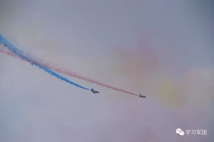 Do ảnh hưởng của dịch bệnh COVID-19, triển lãm hàng không Chu Hải năm nay có quy mô không quá lớn, với ít nhà thầu góp mặt và số lượng người ghé thăm cũng không nhiều.