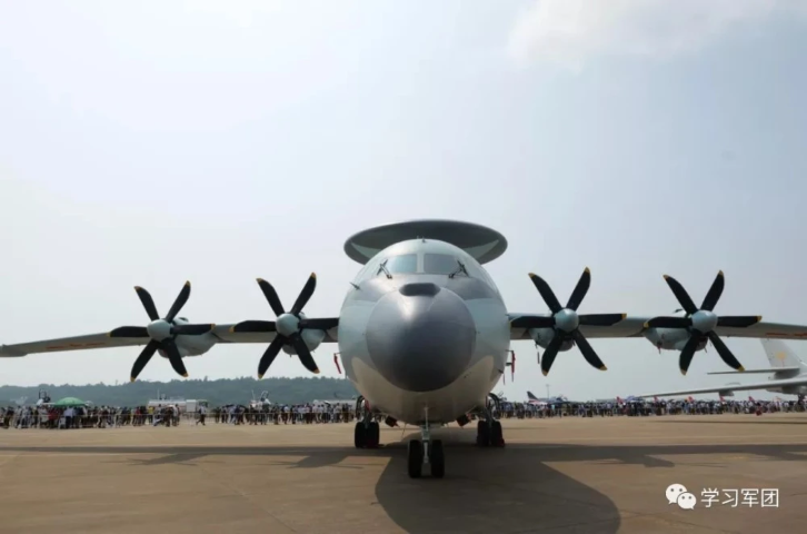 Máy bay cảnh báo sớm KJ-500 của không quân Trung Quốc xuất hiện trong triển lãm hàng không Chu Hải.