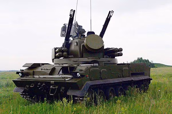 Tên lửa của Tunguska là 9M311 Sosna-R có trọng lượng 57 km, mang theo đầu đạn nặng 9 kg, cơ chế dẫn đường laser thụ động; tầm bắn tối đa 8 km; trần bay 3,5 km; vận tốc 1.100 m/s.