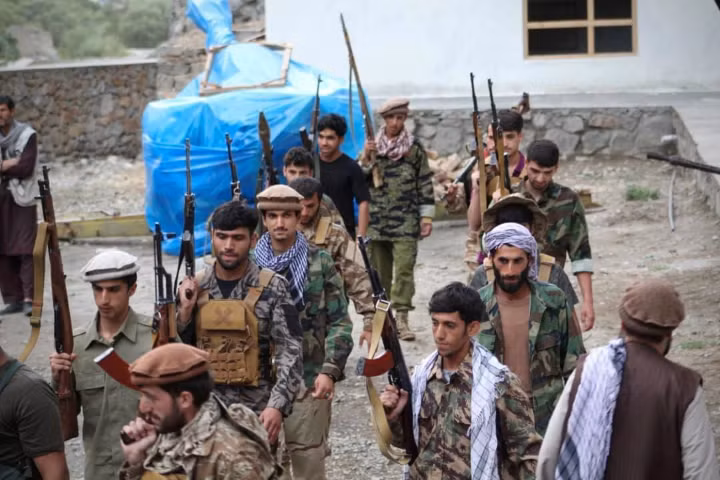 Có tới 200 tay súng Taliban đã được điều động tới điểm nóng để sau đó họ có thể tái gia nhập vào các đội hình tấn công, vòng vây Panjshir từ đó sẽ khép chặn hơn một bậc.