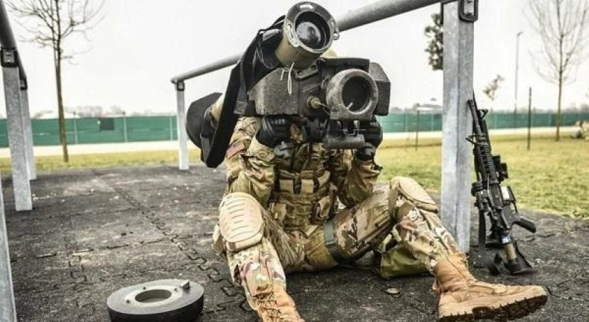 Tuy nhiên, Mỹ cũng đưa ra nhiều điều kiện ngặt nghèo, trong đó bao gồm yêu cầu tên lửa chống tăng Javelin phải được cất giữ ở miền tây Ukraine, cách xa chiến tuyến với lực lượng ly khai miền Đông.