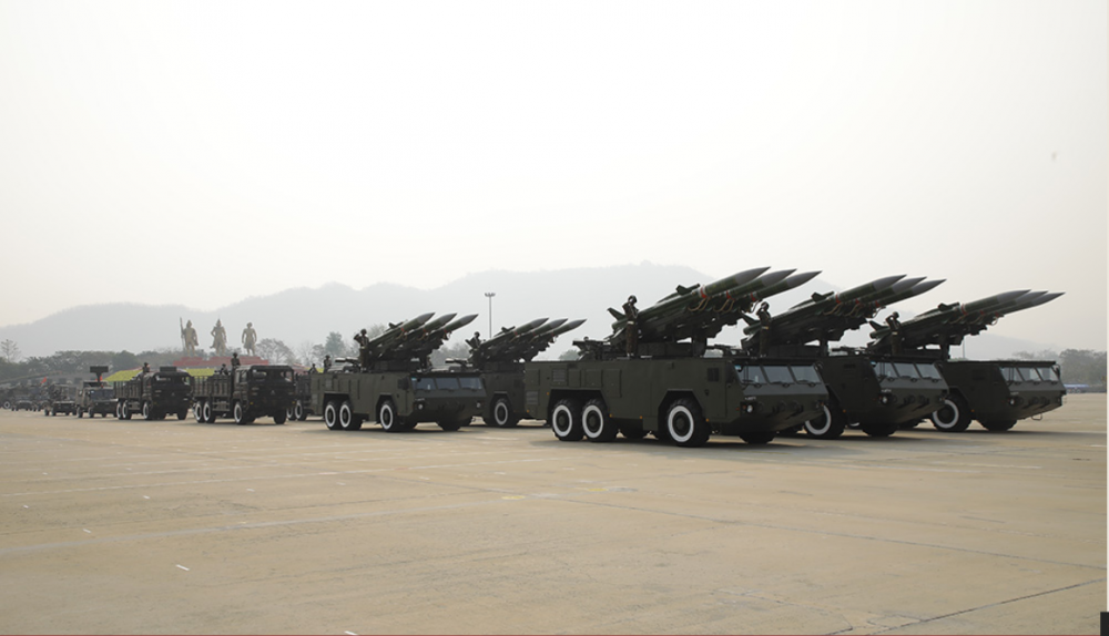 Tên lửa phòng không tầm trung SA-6 Gainful do Belarus sản xuất, được Myanmar nhập khẩu về từ năm 2016. Ước tính, Myanmar hiện đang sở hữu 2 tiểu đoàn tên lửa loại này.