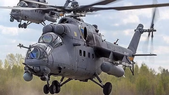 Trong phiên bản này, khu vực quan sát của hoa tiêu tăng lên, nhưng phần mũi của máy bay trở nên nặng hơn rất nhiều, chưa kể đến sự phức tạp quá mức của thiết kế và thiếu không gian cho radar.