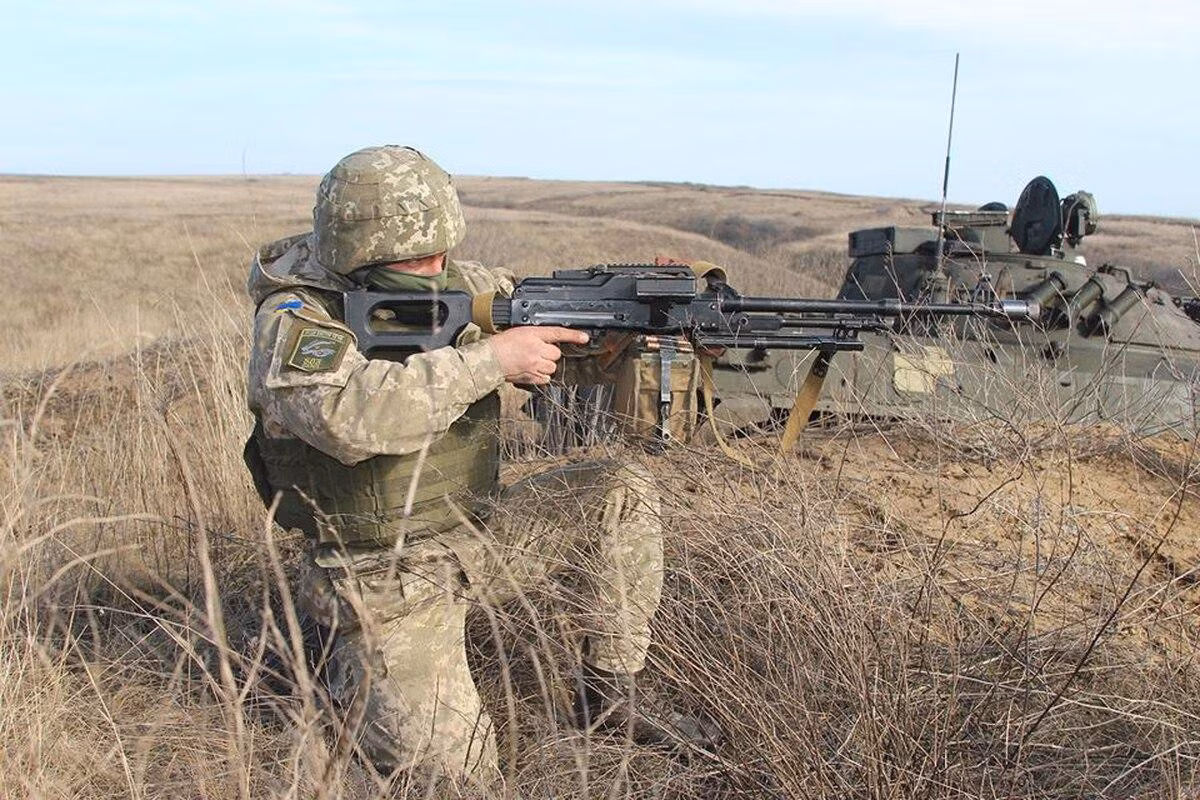 "Nếu Nga thực sự điều động quân đội, nước này sẽ tự động trở thành một bên trong cuộc xung đột. Và đây có thể là mục tiêu của cuộc chiến nhiều khả năng sắp bắt đầu ở khu vực Donbass”, ông Tsarev nói.