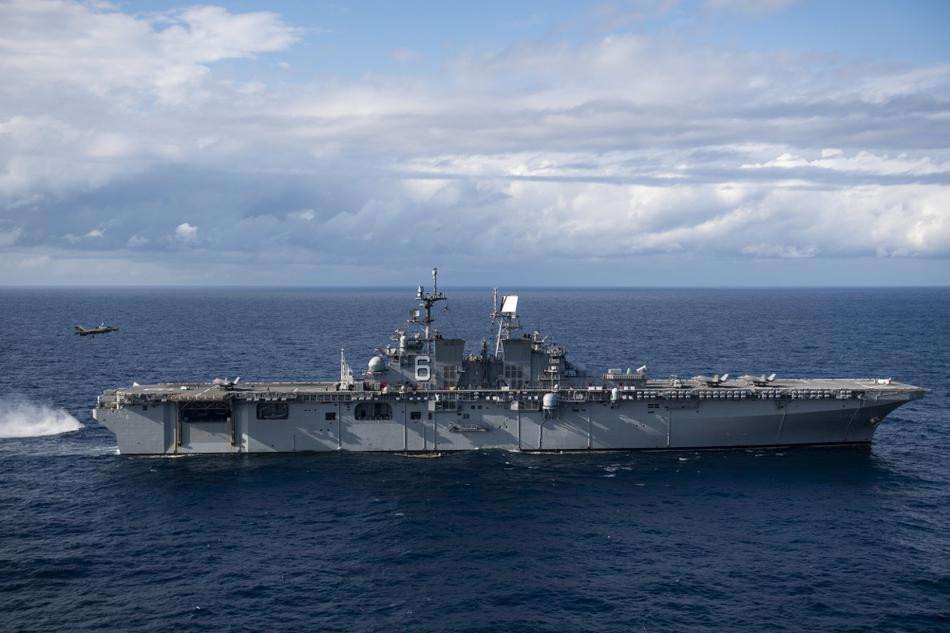 Hôm 11/1 vừa rồi, tàu đổ bộ tấn công USS America đã huấn luyện cất - hạ cánh máy bay tiêm kích F-35B ở ngoài khơi vùng biển Philippines.