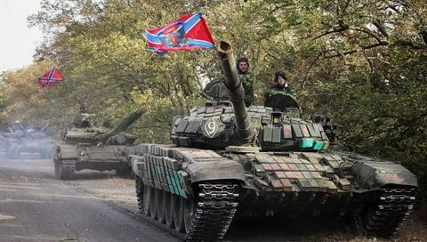 Moscow đã công khai viện trợ xe hơi bọc thép nhẹ, súng máy hạng nặng, súng phóng lựu phóng loạt và một số khí tài khác cho dân quân miền Đông Ukraine vào năm 2020, tuy nhiên không rõ họ có cung cấp tên lửa chống tăng 9K111 Fagot hay không.