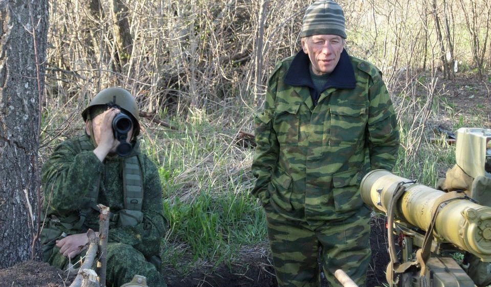 Một số khác thì cho rằng lực lượng dân quân đã mua chúng trên thị trường chợ đen, bởi loại tên lửa chống tăng 9K111 Fagot này có sẵn và được nhiều nhóm phiến quân mua bán.