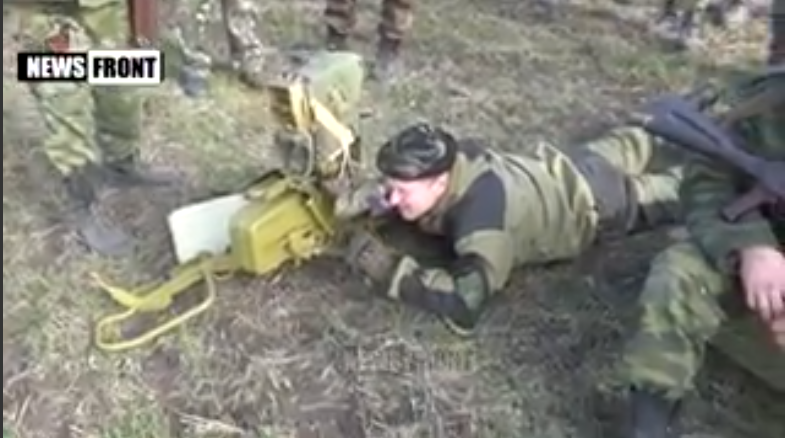 Tổ hợp tên lửa chống tăng này gồm 3 thành phần chính: đạn tên lửa 9M111 đặt trong ống phóng; giá phóng 9P135; thiết bị dẫn đường 9S451 và kính ngắm 9Sh119 (phóng đại gấp 10 lần và tầm nhìn 5 lần).