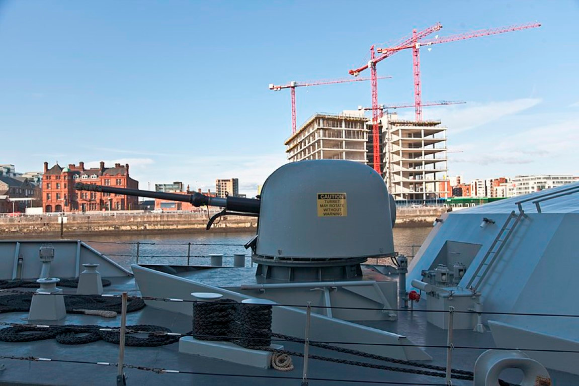 Tầm bắn của khẩu pháo này, tùy từng loại đạn sẽ có thể bắn xa tới 16 km cho tới tối đa 40 km với phiên bản Vulcano hiện đại nhất.