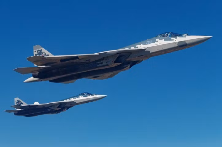 Theo thông tin TASS đăng tải, phiên bản cải tiến của tiêm kích thế hệ năm Su-57 sẽ sở hữu khoang lái được thiết kế lại, với kiểu dáng khí động học tốt hơn, ngoài ra động cơ cũng sẽ được nâng cấp.