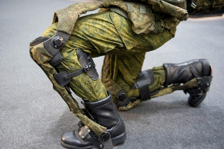 Khung xương trợ lực hay Exoskeleton đã là một ý tưởng từ rất lâu, nhưng chưa được hiện thực hóa ở quy mô lớn, do đa phần các bộ khung xương thử nghiệm đều cần sử dụng năng lượng dự phòng từ pin, nên rất cồng kềnh.