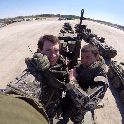 Những hình ảnh mới nhất được quân nhân Nga đăng tải lên mang xã hội Vk của nước này đã cho thấy, bộ khung xương giáp trợ lực Exoskeletons đã được quân đội nước này triển khai tới chiến trường Syria.