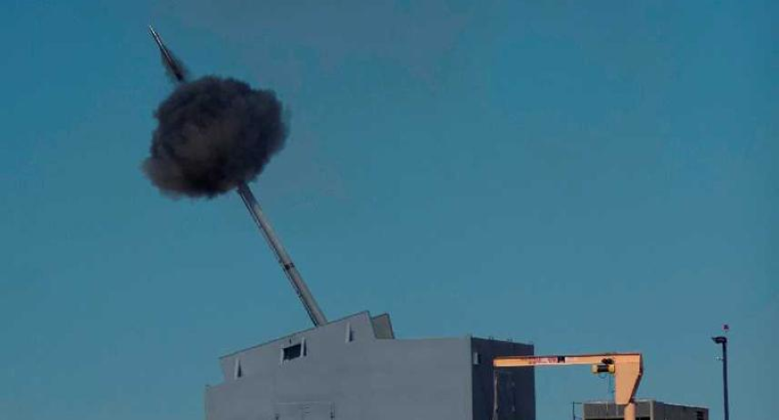 Pháo hạm AGS sử dụng cỡ nòng 155mm, đây là loại pháo hải quân cỡ nòng lớn nhất được trang bị cho tàu chiến hiện nay.