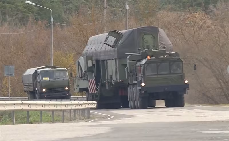 "RS-24 Yars là loại vũ khí cực mạnh mẽ và gần như không thể đánh chặn, Mỹ phải cần tới khoảng 20 quả tên lửa mới có thể hy vọng ngăn chặn được đòn tấn công từ 1 quả Yars", vị tướng Nga cho biết.