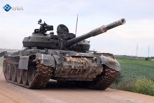 Giới chuyên môn tin rằng T-62M được tạo ra dựa trên kinh nghiệm chiến đấu mà Quân đội Liên Xô có được ở đất nước này. Đặc biệt, lớp giáp của phần trước tháp pháo, thân và gầm được tăng cường, xuất hiện các tấm chắn bên, bao phủ khung gầm.