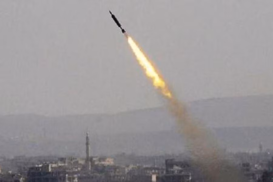 Bộ Ngoại giao Syria đã rất nhiều lần lên tiếng chỉ trích các vụ tấn công “không thể chấp nhận được” của Israel nhằm vào quốc gia này, đồng thời kêu gọi Hội đồng Bảo an Liên hợp quốc (HĐBA LHQ) ngăn chặn tái diễn hành vi gây hấn.