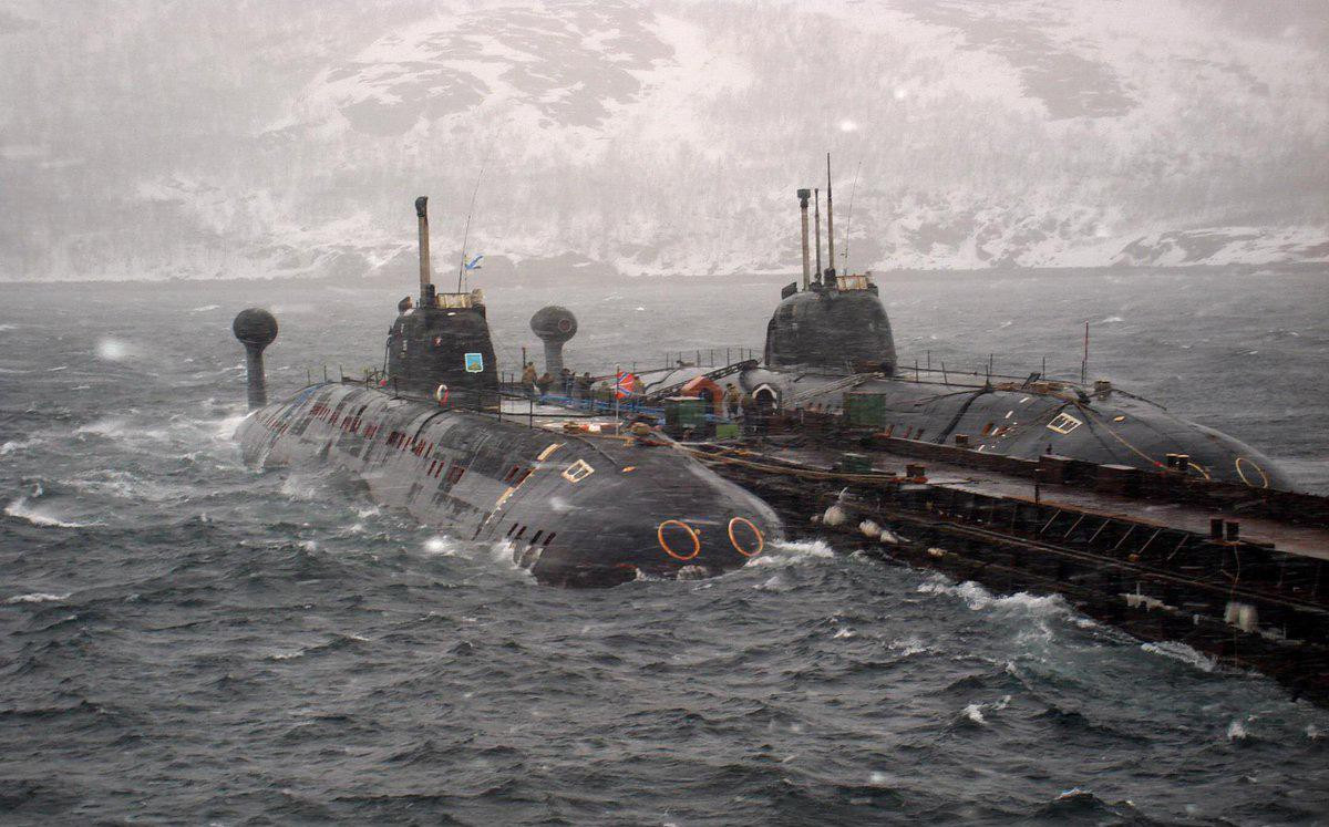 Ngư lôi Type 53-65K thiết kế để chống mục tiêu tàu chiến đấu mặt nước, tầm bắn xa đến 19km, tốc độ 83km/h, lắp đầu đạn nặng 307kg.