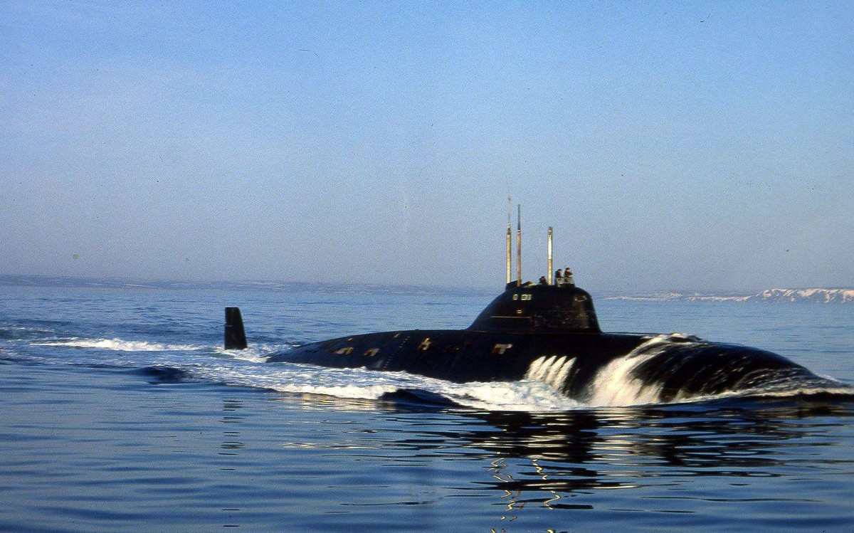 Tàu ngầm hạt nhân này được trang bị 2 lò phản ứng hạt nhân VM-4 (tổng công suất 144MW) cung cấp năng lượng cho con tàu hoạt động trong khoảng 20 năm trước khi phải thay thế thanh nhiên liệu.