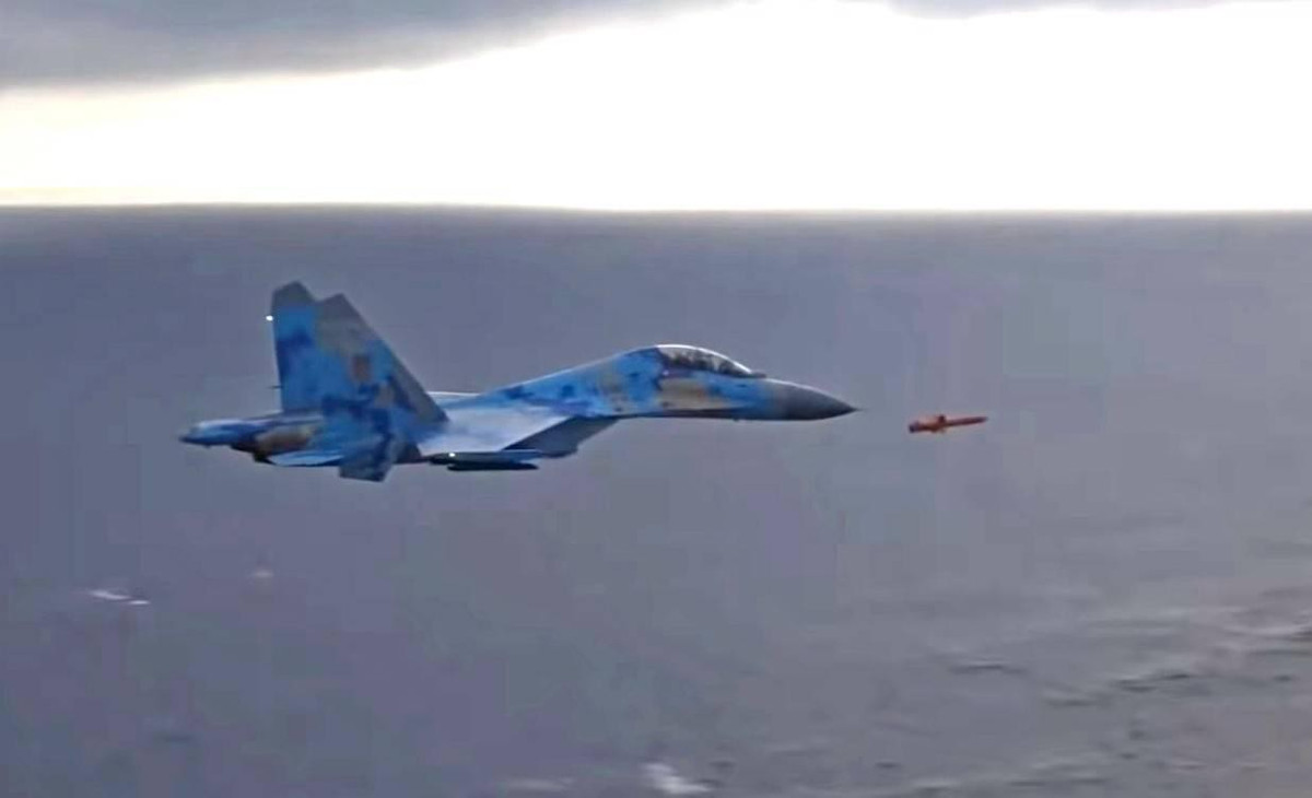 Tuy vậy tại Moskva, cũng có ý kiến cho rằng do phát triển từ một thiết kế không quá xa lạ, Nga sẽ tìm ra điểm yếu và dễ dàng bắn hạ tên lửa hành trình chống hạm nói trên của Ukraine.