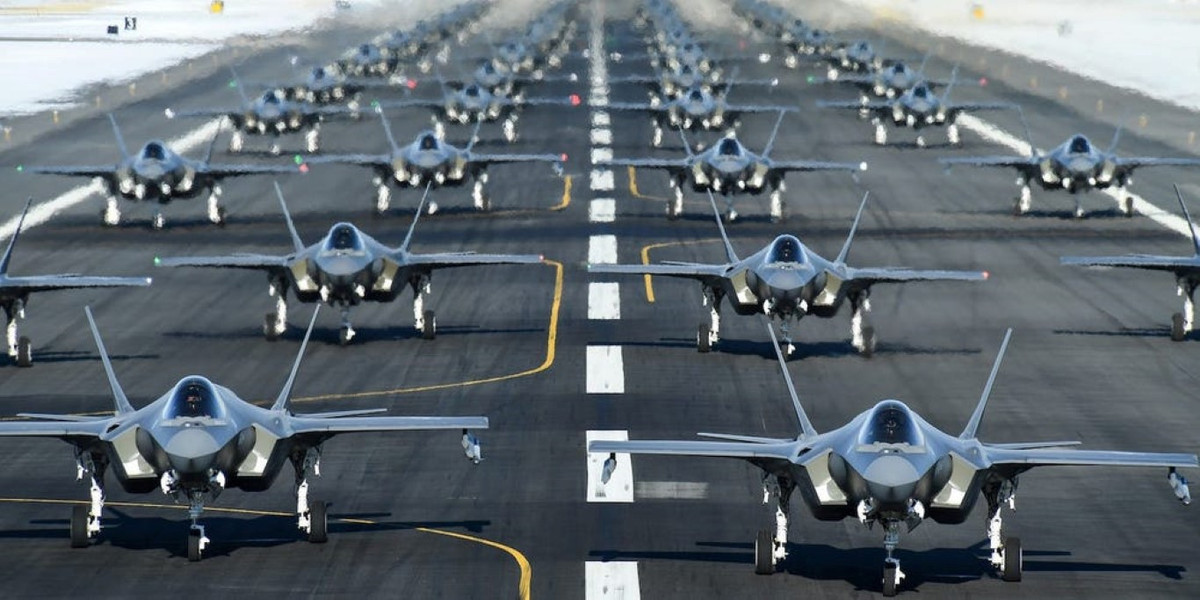 Theo các báo cáo mới nhất, số lượng tiêm kích F-35 đang phục vụ trong biên chế Không quân Mỹ, giờ đây đã vượt qua mọi loại máy bay khác của lực lượng này, vươn lên đứng vị trí thứ hai - chỉ sau tiêm kích F-16.