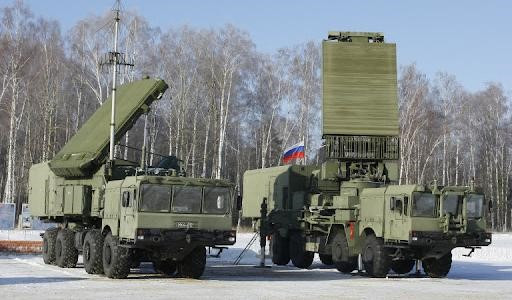 S-400, do Phòng Thiết kế, Tập đoàn Almaz-Antey, Nga, phát triển, là phiên bản cải tiến với nhiều tính năng mạnh mẽ hơn loạt hệ thống tên lửa đất đối không S-300.