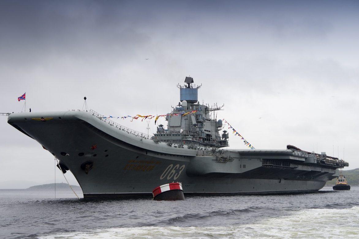  Tàu sân bay Kuznetsov hiện là hàng không mẫu hạm duy nhất mà Nga đang sở hữu, tuy nhiên con tàu này đã nhiều năm chưa ra khơi, chỉ nằm trong cảng sửa chữa.