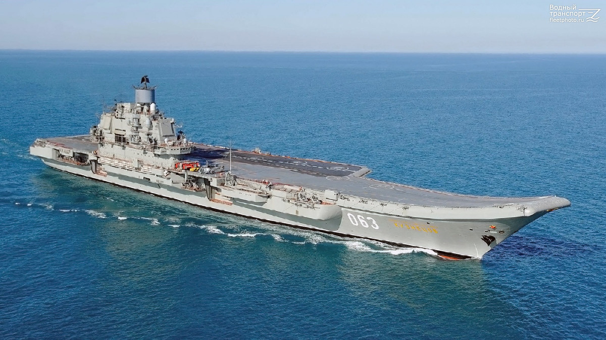 Và nếu Moscow loại biên tàu sân bay Kuznetsov, đồng nghĩa với việc Nga thừa nhận rằng, ngay cả việc nâng cấp tàu chiến cũ nước này cũng không thể làm nổi.