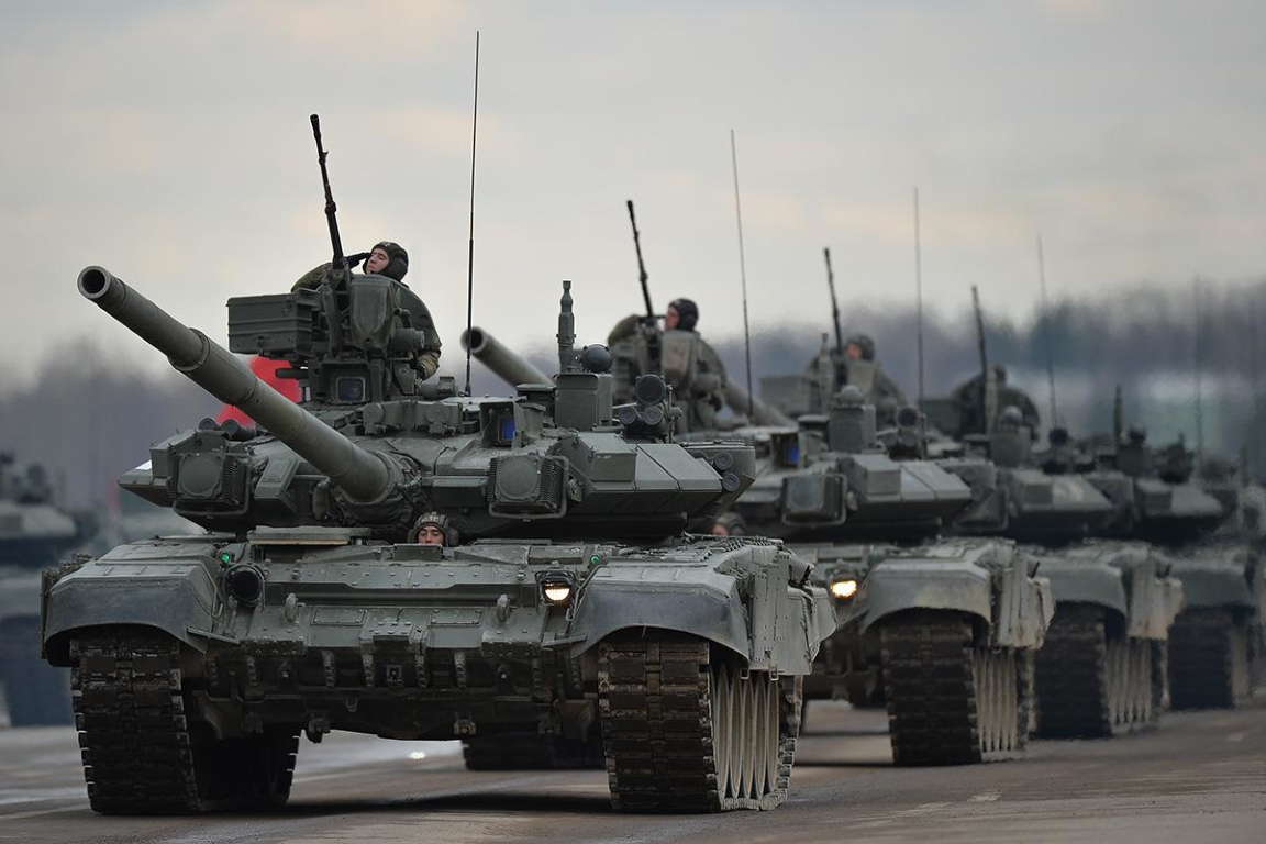 Một quả tên lửa chống tăng có vận tốc tối đa chỉ khoảng 200 m/s sẽ chẳng thể nào so sánh với viên đạn xuyên sơ tốc 1.750 m/s, trong khi đó lại còn yêu cầu xe tăng phải liên tục chiếu chùm laser để dẫn bắn.