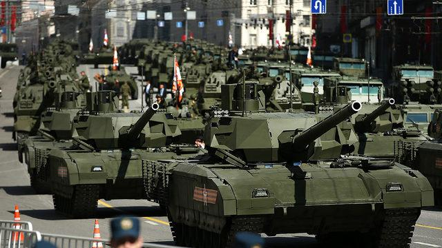 Đó là tên lửa, còn so sánh về độ chính xác của pháo chính thì dĩ nhiên xe tăng Nga khó có cơ hội cạnh tranh trước chiến xa của Đức do hệ thống kính ngắm và kiểm soát hỏa lực không bằng.