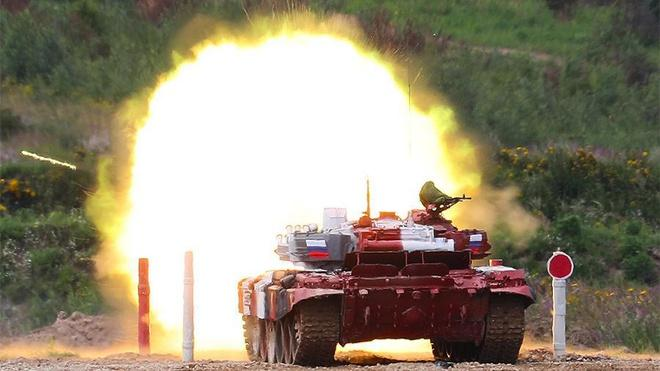 Điều này được thể hiện rõ qua những giải đấu Tank Biathlon, khi xe tăng chủ lực T-72B3 hay thậm chí cả T-90S đều phải rất chật vật mới bắn trúng được mục tiêu cách xa chỉ hơn 1.500 m với xác suất khá thấp.