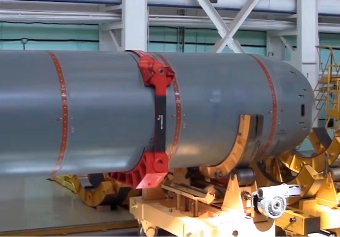 “Mặc dù ban đầu những vũ khí nói trên chỉ gây ra sự nghi ngờ và mang về những nụ cười trịch thượng, nhưng bây giờ sự kiêu ngạo của phương Tây đã dần biến mất”, tác giả bài báo nhấn mạnh.