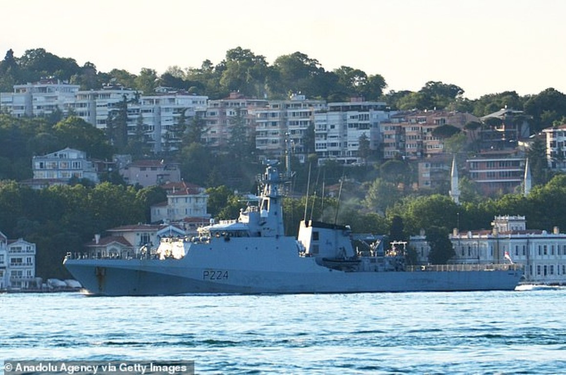 Tình hình tại khu vực biển Đen đang diễn biến cực kỳ căng thẳng, nhất là trong 72 giờ trở lại đây, một loạt các động thái từ các bên liên quan, đã khiến khu vực biển này càng ngày càng nóng lên.