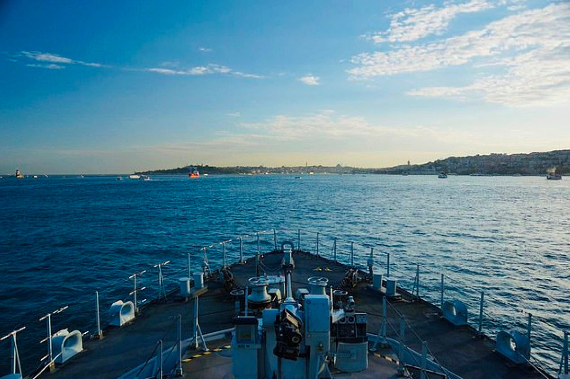 Mới đây nhất, London đã cử một tàu chiến cỡ nhỏ mang tên HMS Trent tới khu vực biển Đen, để hỗ trợ tàu khu trục của nước này - vốn đã bị máy bay và tàu chiến Nga tiếp cận một cách "không kiêng nể".