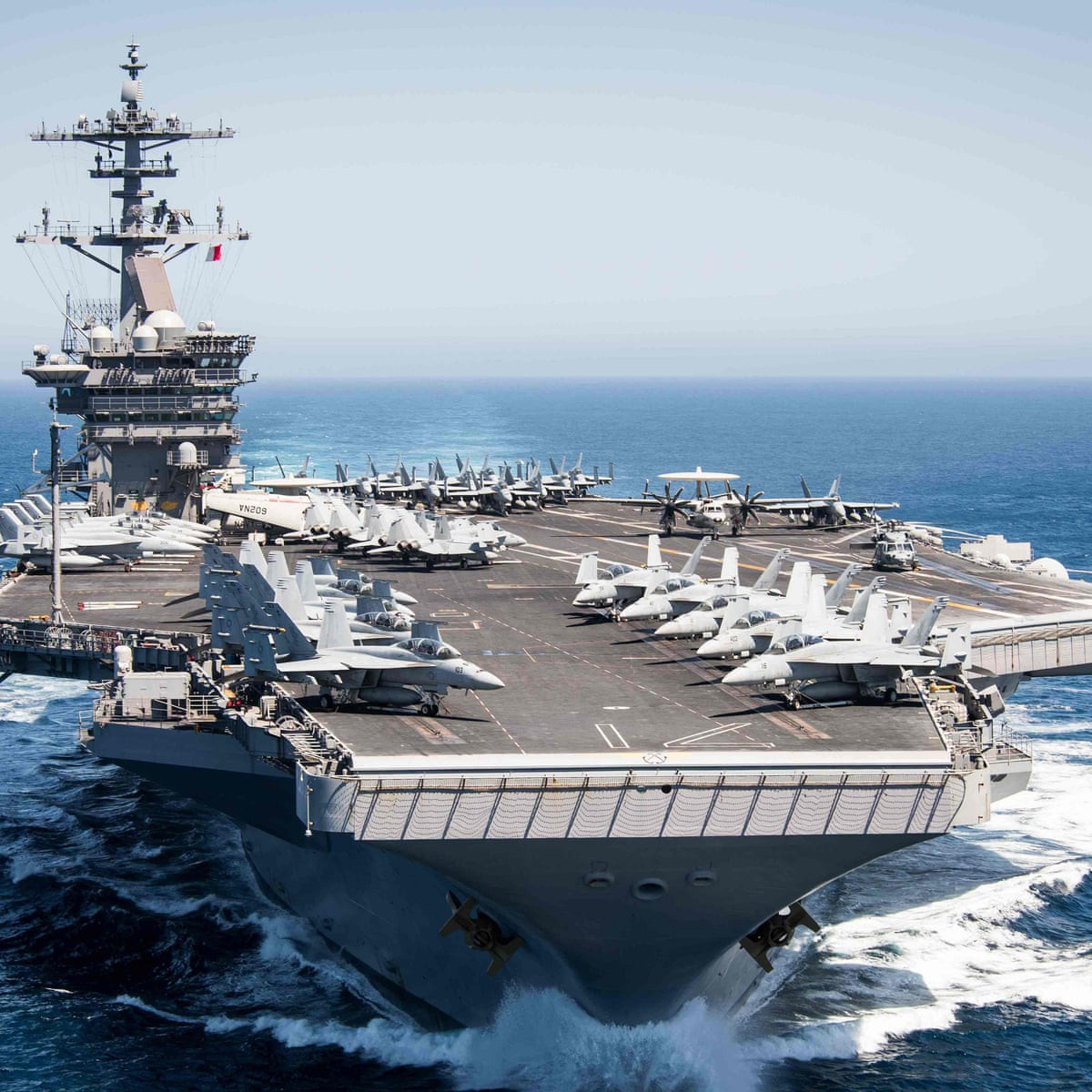 Bên còn lại thì giữ nguyên quan điểm bảo thủ về việc "phòng vệ từ xa" và yêu cầu Hải quân Mỹ duy trì một đội tàu sân bay đủ lớn để triển khai tiêm kích ở khắp nơi trên thế giới, không chỉ là để bảo vệ nước Mỹ từ xa, đây còn là phương án để Mỹ bảo vệ các đồng minh của mình.