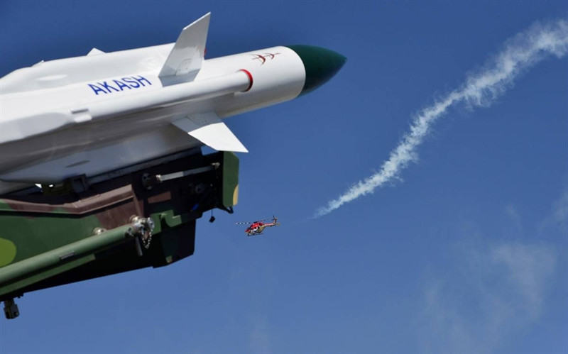 Quyết định được thông qua trong cuộc họp của Ủy ban An ninh Nội các do Thủ tướng Narendra Modi chủ trì ngày 31/12. Phiên bản xuất khẩu của tổ hợp tên lửa phòng không này sẽ khác với phiên bản đang được triển khai trong lực lượng vũ trang Ấn Độ.