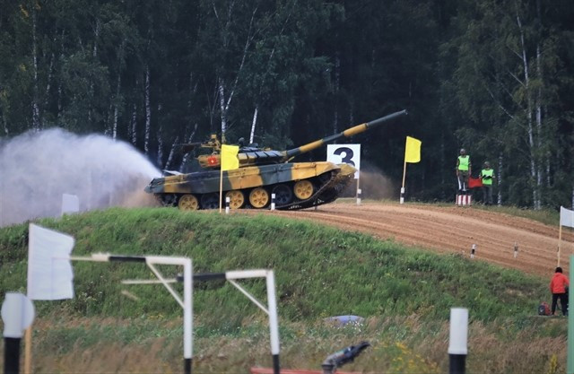 Sau khi hoàn thành 3 vòng chạy của bài thi, ban giám khảo sẽ tính giờ, cộng thêm thời gian phạt trong quá trình thi đấu (nếu có). Đội nào có thành tích thời gian nhanh nhất, sẽ giành chiến thắng.