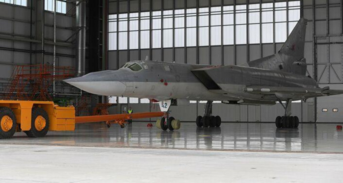 Giới chức quân sự Nga đã quyết định hoàn thiện những khung thân của máy bay ném bom cánh cụp cánh xòe Tu-22M, vốn đã được đặt tại Nhà máy Hàng không Kazan từ những năm 90 của thế kỷ trước.