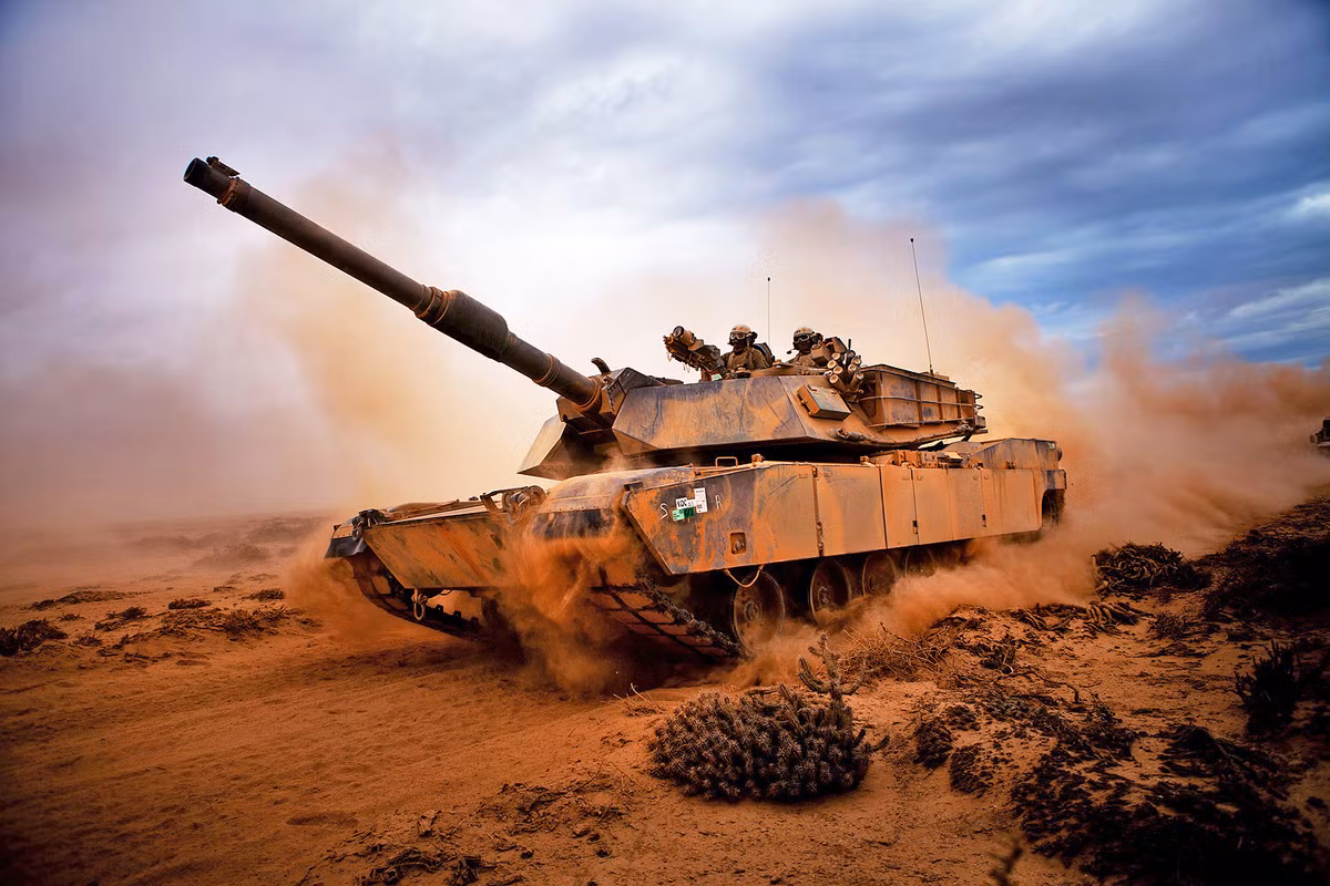 Với "hạng cân" này, M1 Abrams là dòng xe tăng chủ lực có trọng lượng lớn bậc nhất thế giới hiện nay - đây cũng là yếu điểm nghiêm trọng nhất của nó.