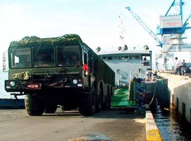 Tất nhiên, tổ hợp tên lửa phòng thủ bờ của Việt Nam cũng có khả năng chống áp chế điện tử rất mạnh, có khả năng vượt qua các hệ thống phòng không hải quân mạnh mẽ của đối phương và tiếp cận mục tiêu từ hướng bay bất ngờ nhất. Nguồn ảnh: TL.