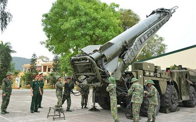 Tờ Sputnik cũng cho biết, Iskander-E rất có thể là một ứng cử viên thay thế Scud của Việt Nam trong tương lai khi có tầm bắn tương đương nhau nhưng vượt trội hơn về độ chính xác và tốc độ triển khai. Nguồn ảnh: TL.