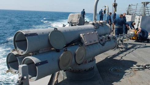 USS Freedom có giá 362 triệu USD, nhưng chi phí vận hành lại lên tới hơn 70 triệu USD/năm, gần bằng mức 81 triệu USD của một tàu khu trục lớp Arleigh Burke, trong khi tàu LCS có năng lực tác chiến thua kém rõ rệt.