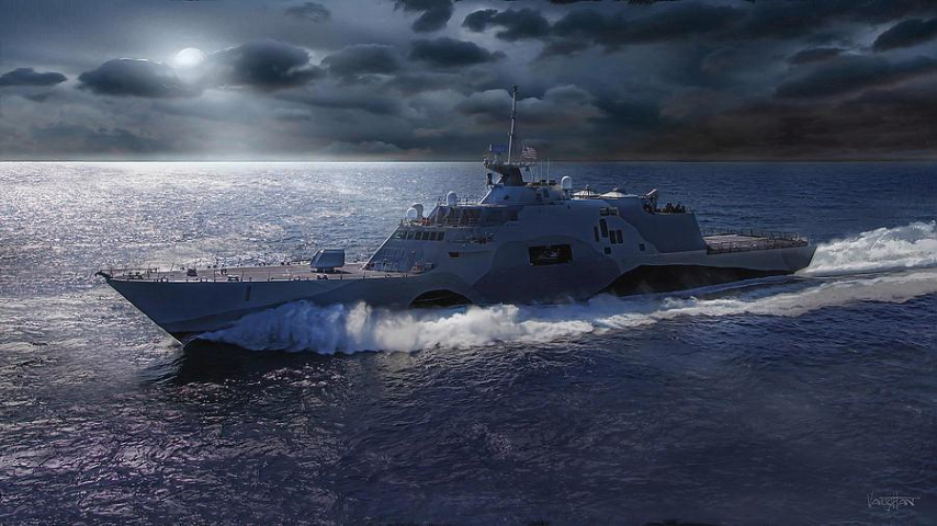 Thiết kế nguyên gốc của lớp Freedom chỉ có thủy thủ đoàn chỉ 40 người, đây là một phần nguyên nhân khiến chi phí bảo dưỡng tăng cao, do các nhà thầu dân sự phải làm nhiều công việc hơn khi tàu lên ụ bảo dưỡng, thay vì những đầu việc mà thủy thủ có thể thực hiện trong quá trình làm nhiệm vụ.