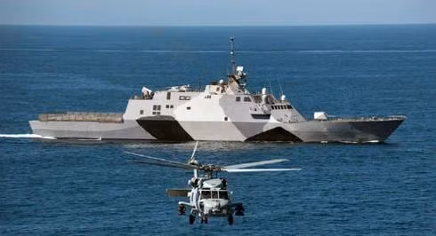 Trong thời gian còn lại, USS Freedom chủ yếu phục vụ mục đích thử nghiệm và huấn luyện thủy thủ đoàn. Vào thời điểm loại biên, thủy thủ đoàn tàu USS Freedom có 9 sĩ quan và 41 thủy thủ, cao hơn 10 người so với thiết kế nguyên gốc.